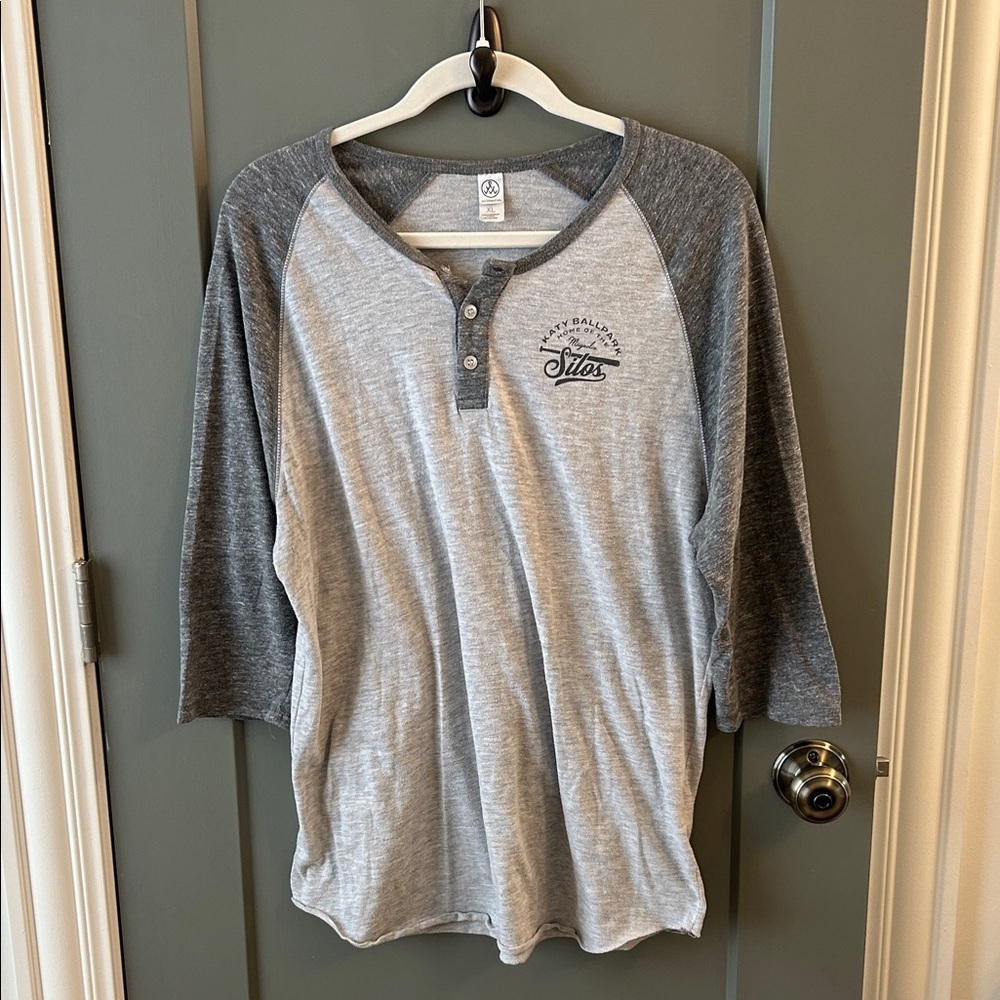 Magnolia Two-Tone Gray Henley Shirt baseball tee Size XL